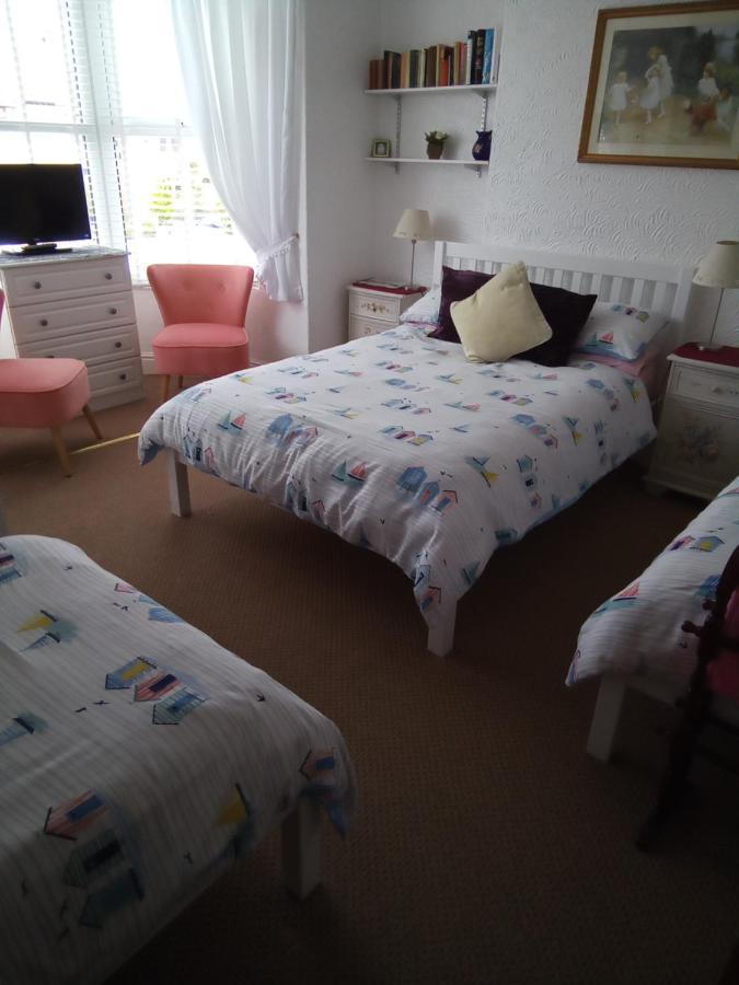 Applebys Guest House Holyhead Eksteriør billede