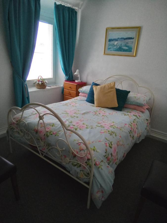 Applebys Guest House Holyhead Eksteriør billede