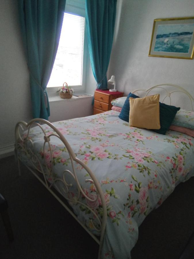 Applebys Guest House Holyhead Eksteriør billede