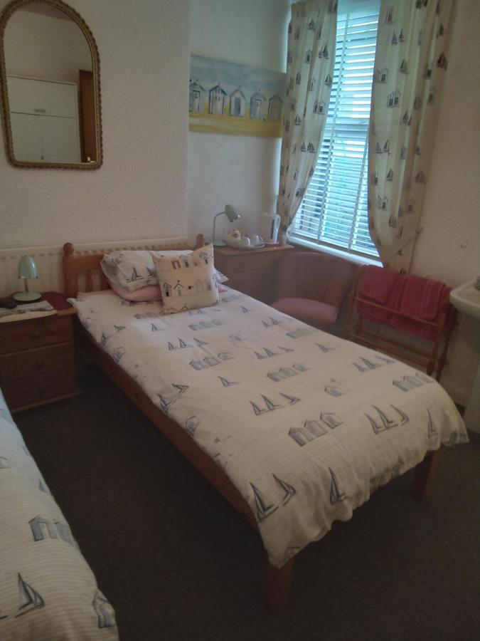 Applebys Guest House Holyhead Eksteriør billede